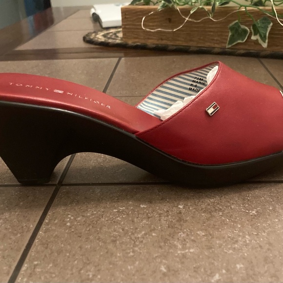 Tommy HilFiger Red Shoes - Picture 3 of 8